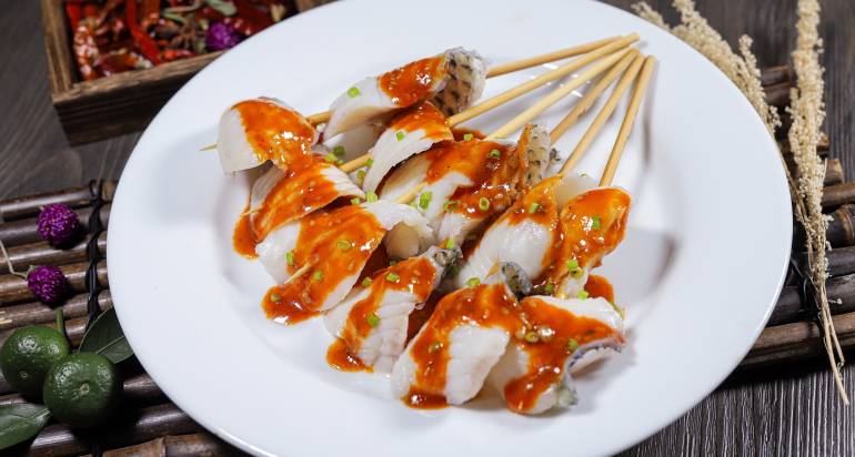 SKEWERED TILAPIA SLICE WITH SWEET-SPICY SAUCE